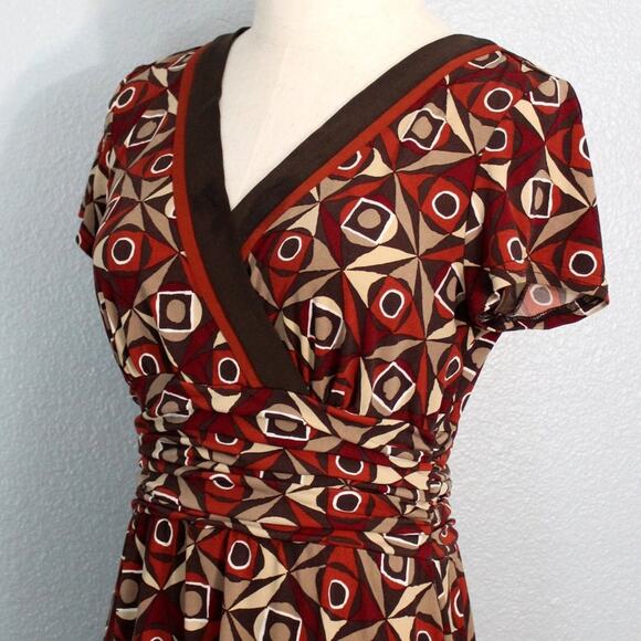 SANDRA DARREN Faux Wrap Style Dress Size 8P - Picture 5 of 10
